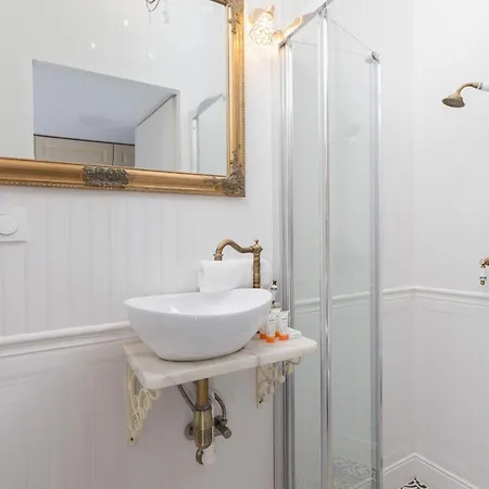 Limanowskiego Apartment Krakow By Renters Διαμέρισμα *